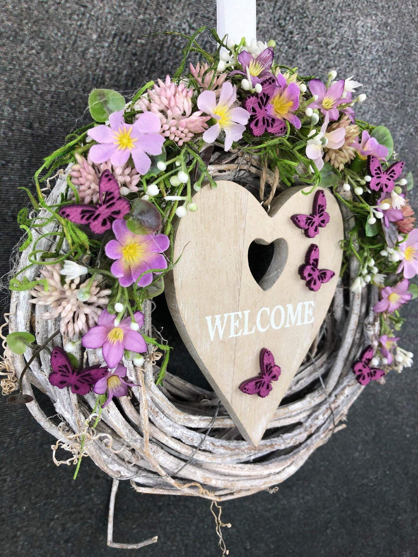 Türkranz Türdeko Türschmuck Herz Welcome Modern ganzjährig Tür Schmuck Schmetterling Herbst – handgemacht aus Seiden- und Kunstblumen, langlebig & pflegeleicht von SarahsFlowerStudio