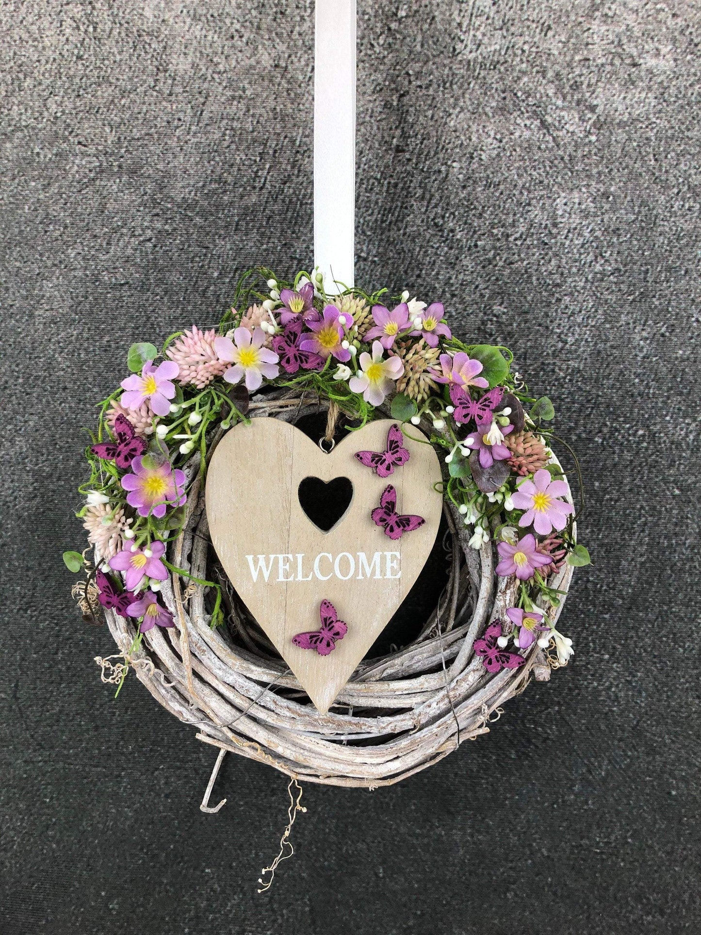 Türkranz Türdeko Türschmuck Herz Welcome Modern ganzjährig Tür Schmuck Schmetterling Herbst – handgemacht aus Seiden- und Kunstblumen, langlebig & pflegeleicht von SarahsFlowerStudio