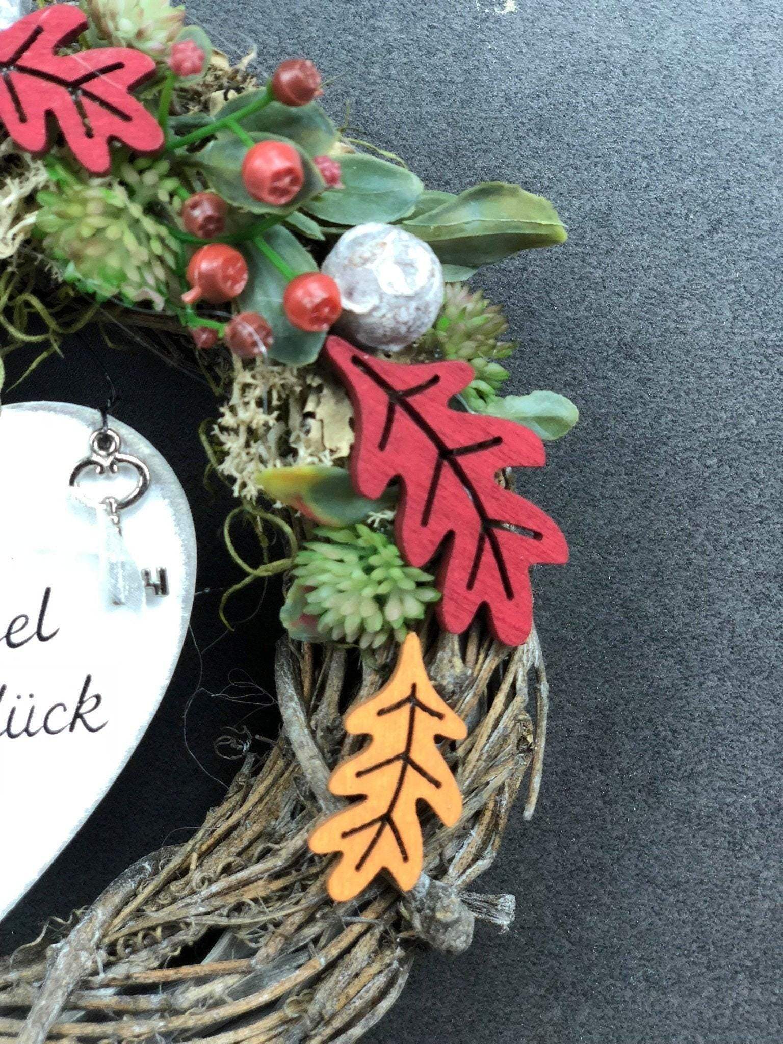 Türkranz 22cm Türdeko Türschmuck Herz Schlüssel zum Herz Modern Tür Schmuck Herbst herbstlich ganzjährig Herbst – handgemacht aus Seiden- und Kunstblumen, langlebig & pflegeleicht von SarahsFlowerStudio