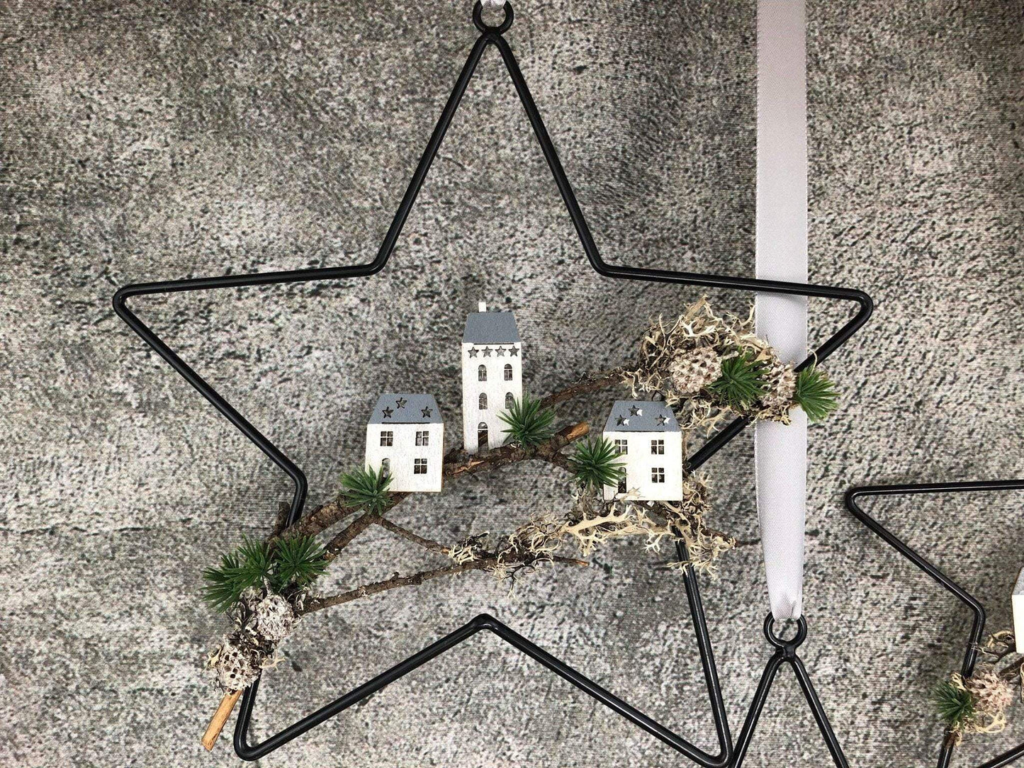 Stern Fensterdeko Häuser Haus Türkranz Advent Modern Ring Fenster Fensterschmuck Deko Weihnachten Wandschmuck – handgemacht aus Seiden- und Kunstblumen, langlebig & pflegeleicht von SarahsFlowerStudio