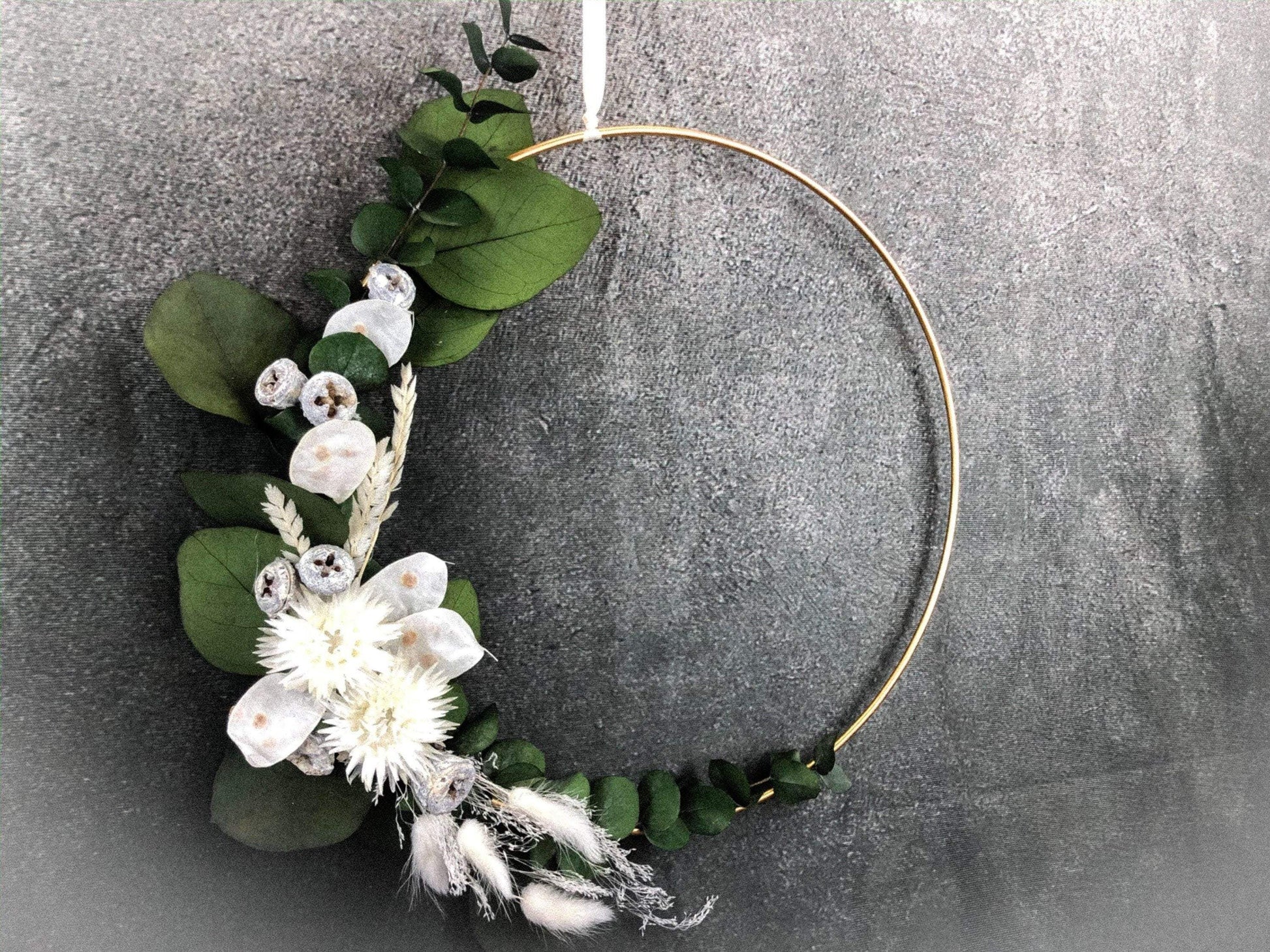 Türkranz Kranz Ring Eukalyptus Gräser Wandkranz Trockenblumen Natur natürlich Hoop Herbst Herbstlich – handgemacht aus Seiden- und Kunstblumen, langlebig & pflegeleicht von SarahsFlowerStudio