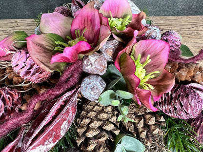 Grabgesteck Grabschmuck Herz Christrose Exoten Tanne Zapfen Hutzeln Allerheiligen Filzschnur Christrosen Grabdeko Grabdekoration – handgemacht aus Seiden- und Kunstblumen, langlebig & pflegeleicht von SarahsFlowerStudio