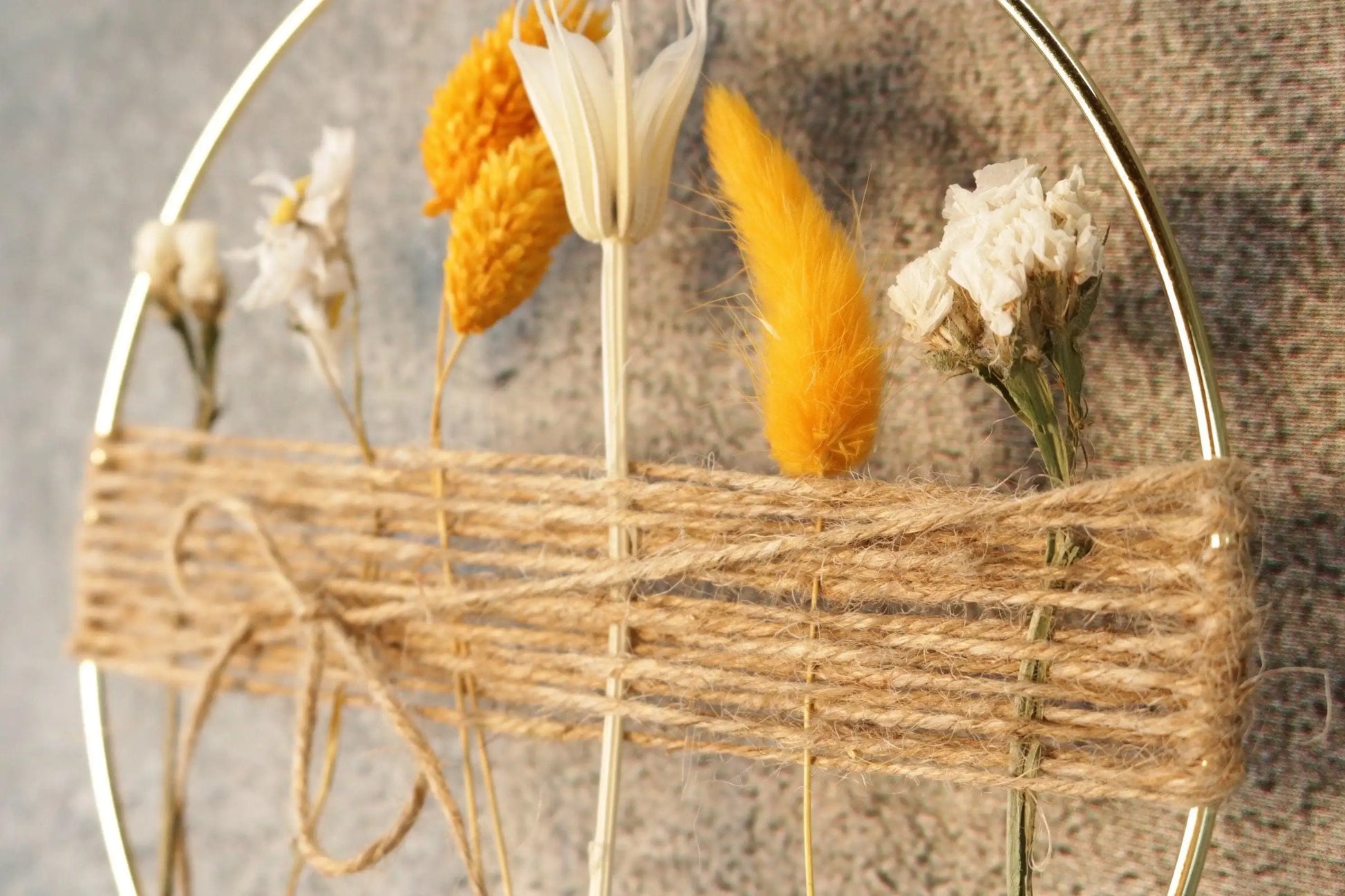 Türkranz Kranz Ring Gräser Wandkranz Trockenblumen Natur natürlich Hoop Fensterdeko – handgemacht aus Seiden- und Kunstblumen, langlebig & pflegeleicht von SarahsFlowerStudio