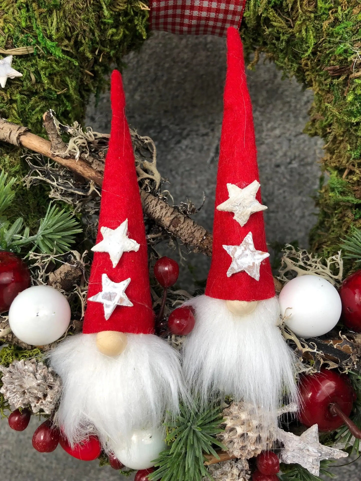 Weihnachtskranz Wichtel – Türkranz Weihnachten Tanne handgefertigt – Türkranz Weihnachten – SarahsFlowerStudio