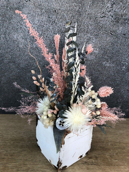 Tischdeko Blumen Tischgesteck Kerze Schublade Gräser Trockenblumen Trockenmaterial Natur natürlich dried bouquet dried Flowers – handgemacht aus Seiden- und Kunstblumen, langlebig & pflegeleicht von SarahsFlowerStudio