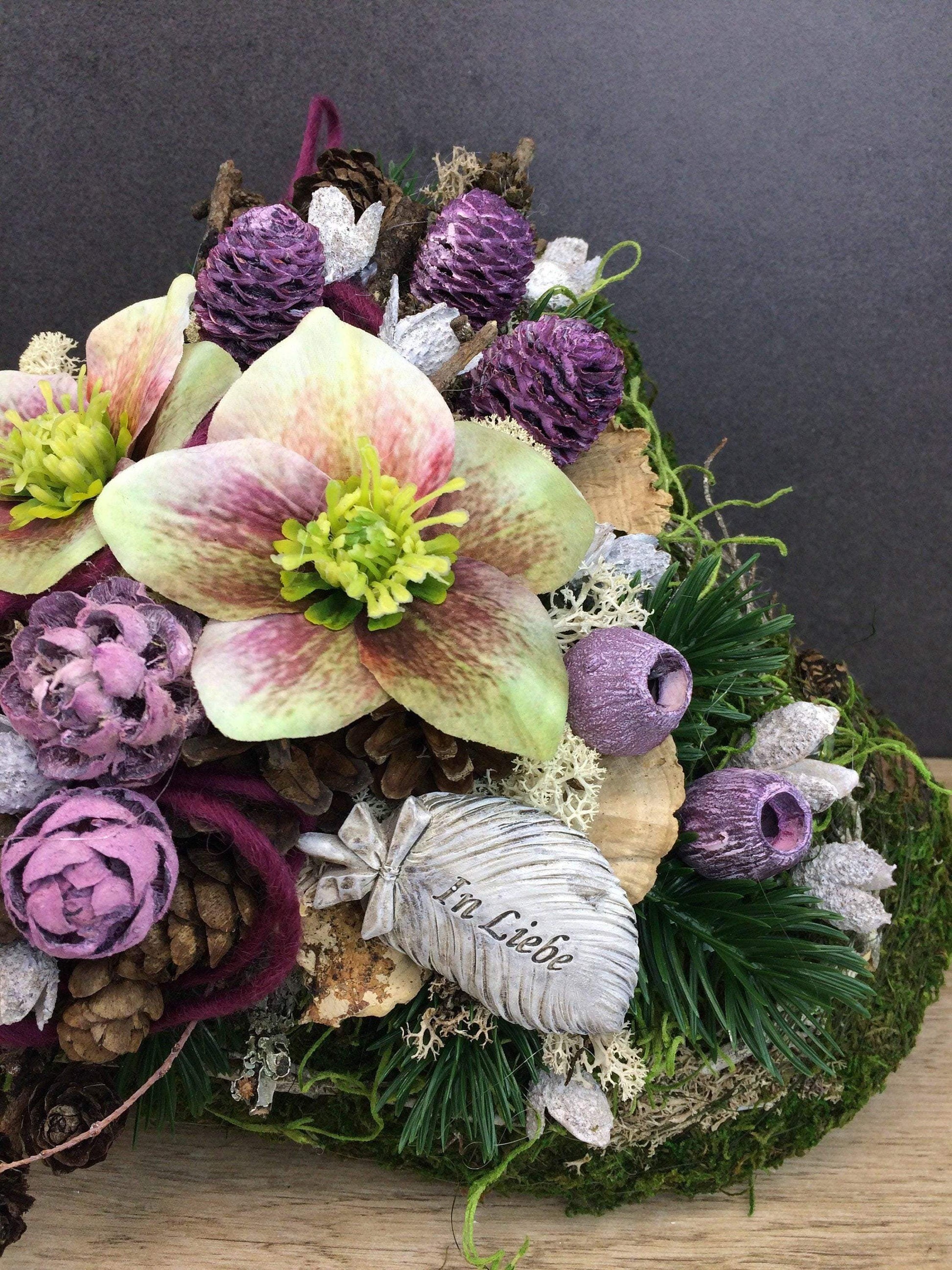 Grabgesteck Grabschmuck Herz Christrose Farbwunsch Exoten Tanne Zapfen Hutzeln Allerheiligen Filzschnur Christrosen Grabdeko Grabdekoration – handgemacht aus Seiden- und Kunstblumen, langlebig & pflegeleicht von SarahsFlowerStudio
