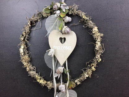 Türkranz Herbst Herbstlich Türschmuck Modern Herz Welcome Wunschgröße ganzjährig Boho Eicheln Filz Natur Moos Skelettblätter Buchecker – handgemacht aus Seiden- und Kunstblumen, langlebig & pflegeleicht von SarahsFlowerStudio