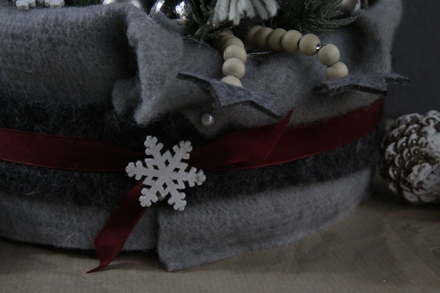 Adventskranz Adventskalender – handgemacht aus Seiden- und Kunstblumen, langlebig & pflegeleicht von SarahsFlowerStudio