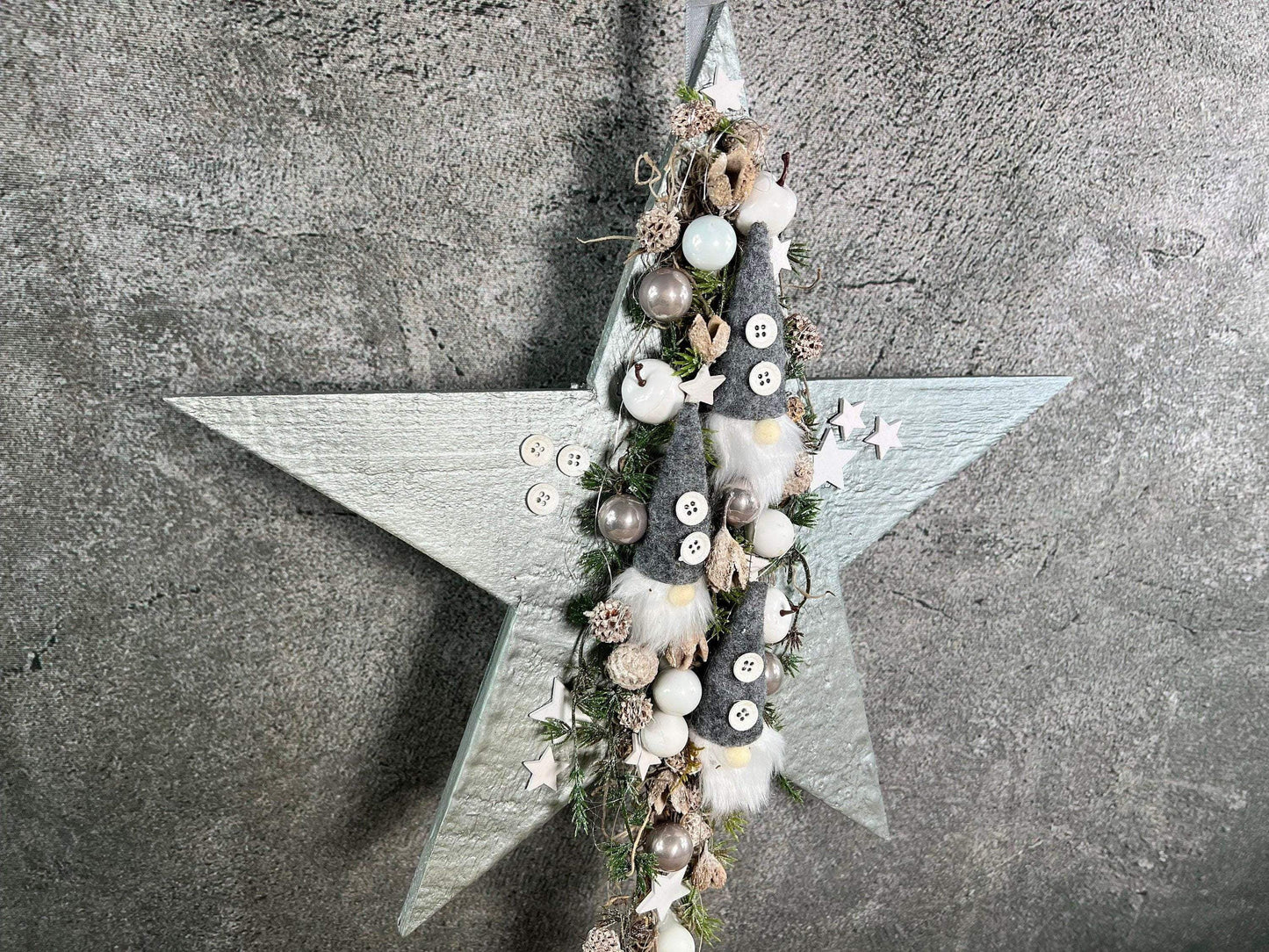 Advent Türkranz Stern 40cm Wichtel Stern Türdekoration Türschmuck Fensterdeko Weihnachten Weihnachtsdekoration – handgemacht aus Seiden- und Kunstblumen, langlebig & pflegeleicht von SarahsFlowerStudio