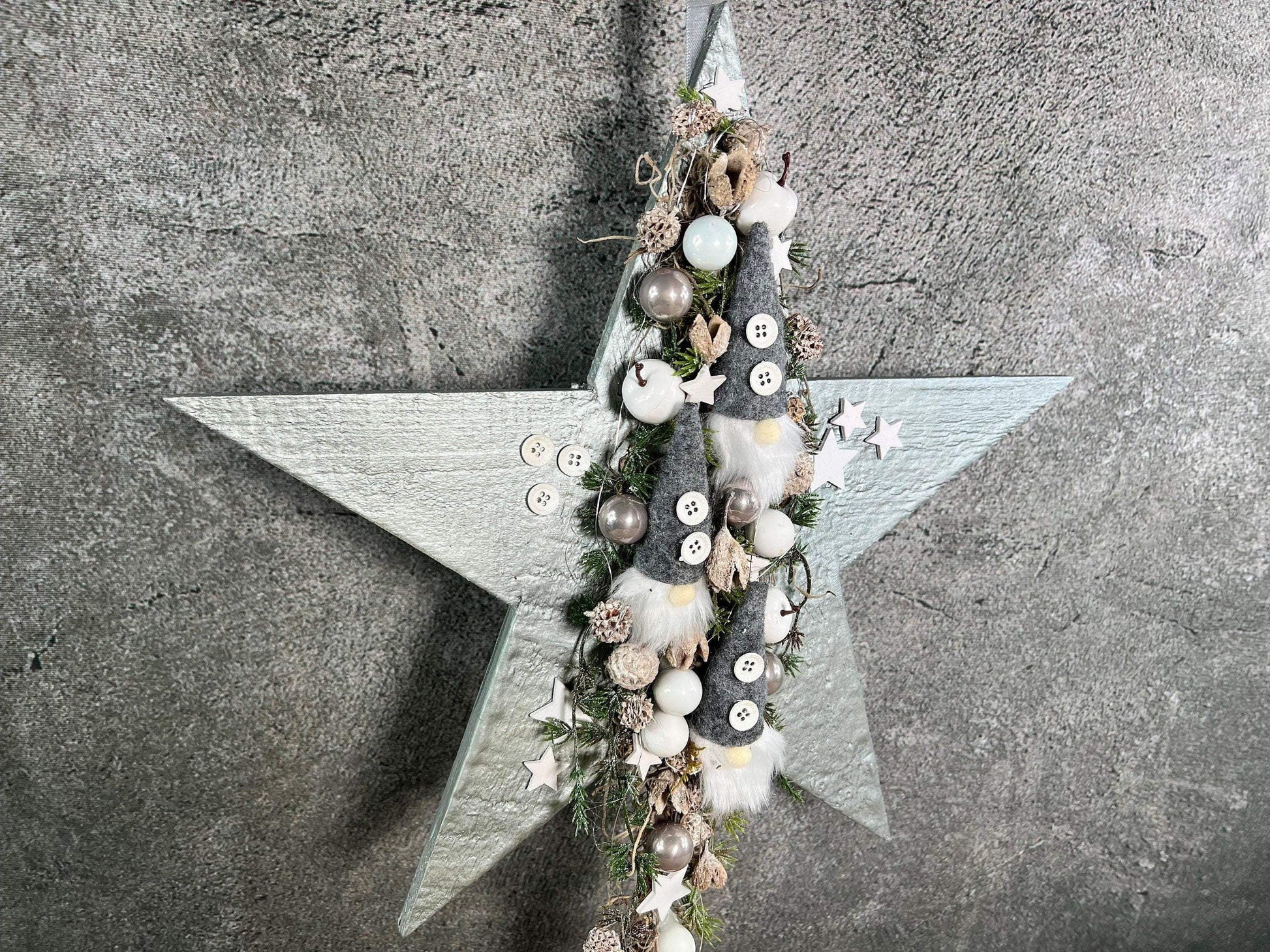 Advent Türkranz Stern 40cm Wichtel Stern Türdekoration Türschmuck Fensterdeko Weihnachten Weihnachtsdekoration – handgemacht aus Seiden- und Kunstblumen, langlebig & pflegeleicht von SarahsFlowerStudio