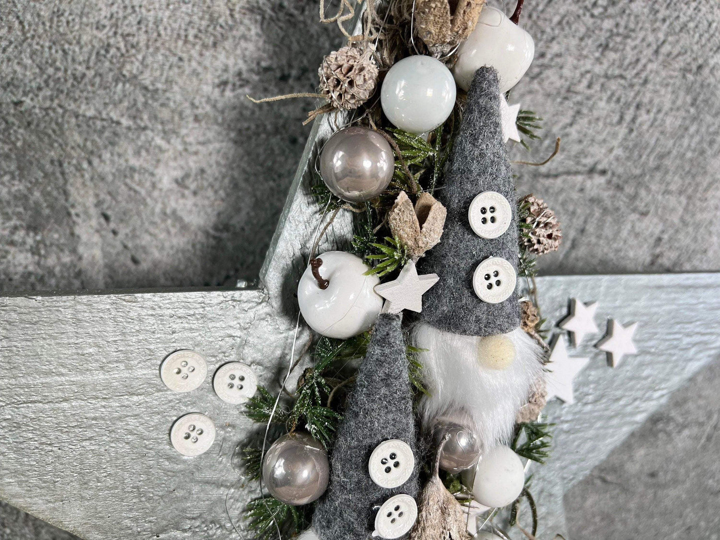 Advent Türkranz Stern 40cm Wichtel Stern Türdekoration Türschmuck Fensterdeko Weihnachten Weihnachtsdekoration – handgemacht aus Seiden- und Kunstblumen, langlebig & pflegeleicht von SarahsFlowerStudio