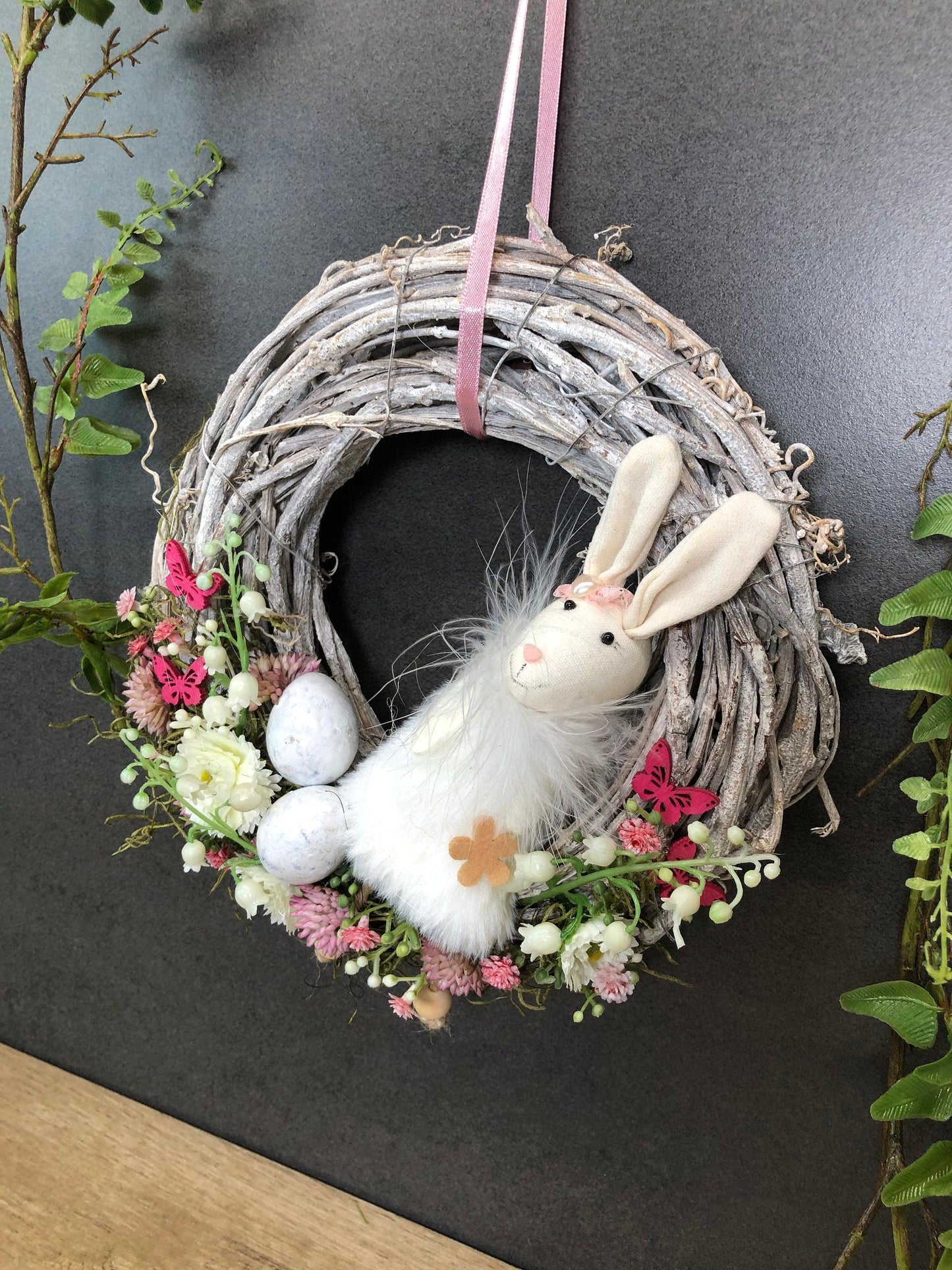 Türkranz Frühling mit Hasen & Maiglöckchen – Osterkranz Seidenblumen handgefertigt – Türkranz – SarahsFlowerStudio