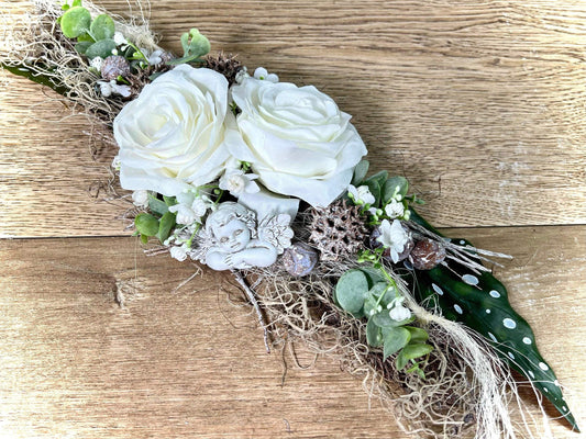 Grabgesteck zum legen Liege Bukett Rose zum legen Allerheiligen Rosen Grabdekoration Engel Grabschmuck Grab Grabstrauß – handgemacht aus Seiden- und Kunstblumen, langlebig & pflegeleicht von SarahsFlowerStudio