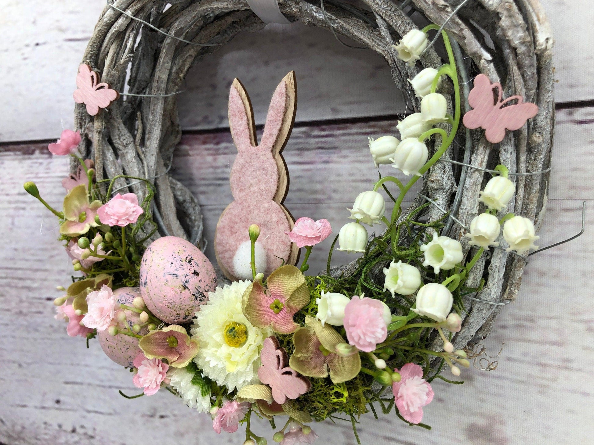 Frühlingskranz 20cm mit Hasen, Eiern & Schleierkraut – kleiner Osterkranz Seidenblumen – Türkranz – SarahsFlowerStudio