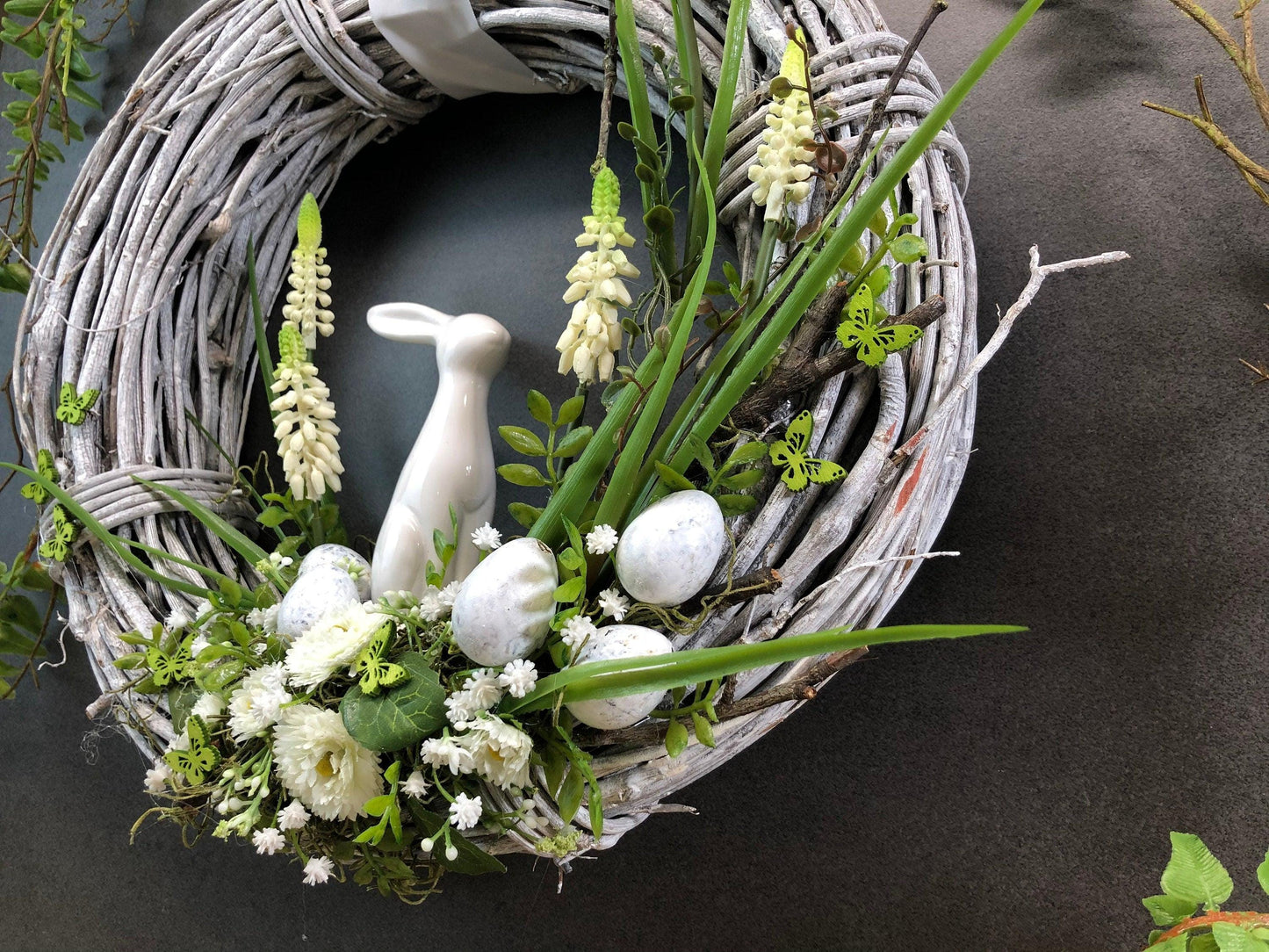 Frühlingskranz 35cm mit Hasen & Gänseblümchen – großer Osterkranz Seidenblumen – Türkranz – SarahsFlowerStudio