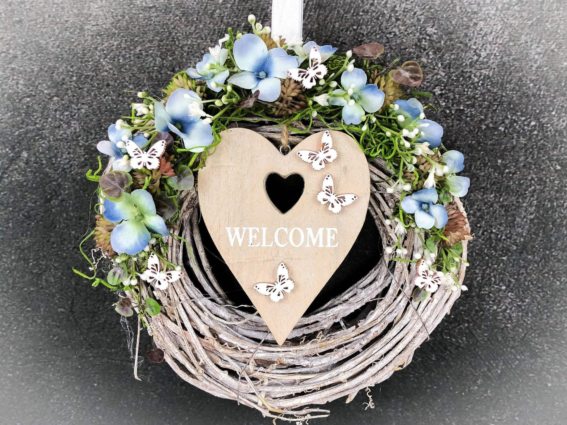 Türkranz Türdeko Türschmuck Herz Welcome Modern ganzjährig Tür Schmuck Schmetterling Herbst – handgemacht aus Seiden- und Kunstblumen, langlebig & pflegeleicht von SarahsFlowerStudio