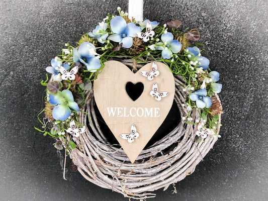 Türkranz Türdeko Türschmuck Herz Welcome Modern ganzjährig Tür Schmuck Schmetterling Herbst – handgemacht aus Seiden- und Kunstblumen, langlebig & pflegeleicht von SarahsFlowerStudio