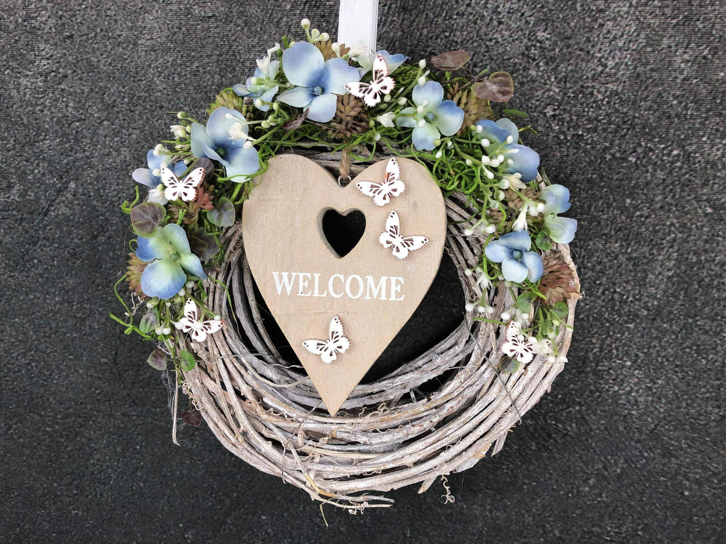 Türkranz Türdeko Türschmuck Herz Welcome Modern ganzjährig Tür Schmuck Schmetterling Herbst – handgemacht aus Seiden- und Kunstblumen, langlebig & pflegeleicht von SarahsFlowerStudio