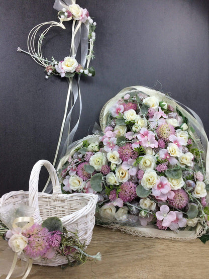 Autoschleife XXL für Seitenspiegel Kirchenbank Wunschfarbe große Schleife Dekoration Blumenschmuck Herz – handgemacht aus Seiden- und Kunstblumen, langlebig & pflegeleicht von SarahsFlowerStudio
