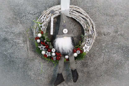Türkranz Türdeko Türschmuck Weihnachten Weidenkranz Wichtel Zapfen Stern Apfel Knöpfe Tanne Band Modern – handgemacht aus Seiden- und Kunstblumen, langlebig & pflegeleicht von SarahsFlowerStudio