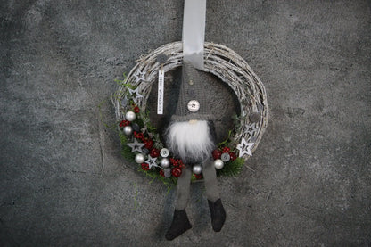 Türkranz Türdeko Türschmuck Weihnachten Weidenkranz Wichtel Zapfen Stern Apfel Knöpfe Tanne Band Modern – handgemacht aus Seiden- und Kunstblumen, langlebig & pflegeleicht von SarahsFlowerStudio