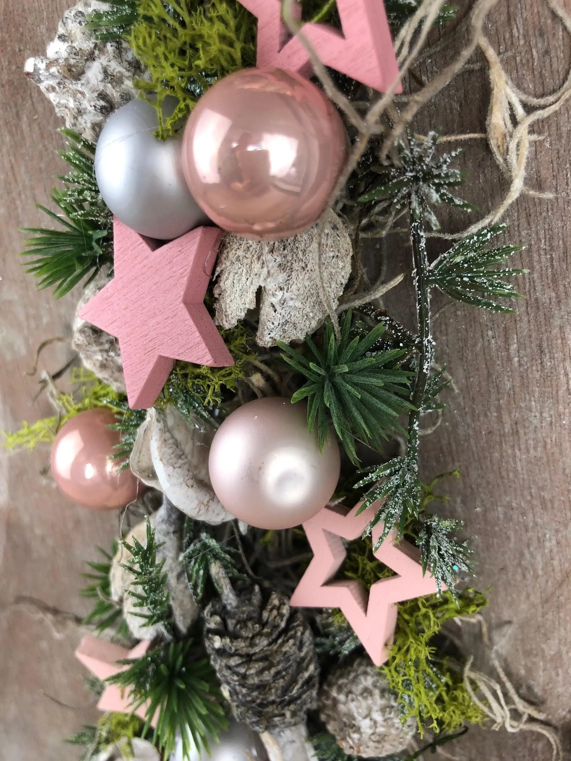 Türkranz Tannenbaum Tanne Baum Advent Kranz Wanddekoration Dekoration Türdekoration Weihnachten Weidenkranz – handgemacht aus Seiden- und Kunstblumen, langlebig & pflegeleicht von SarahsFlowerStudio