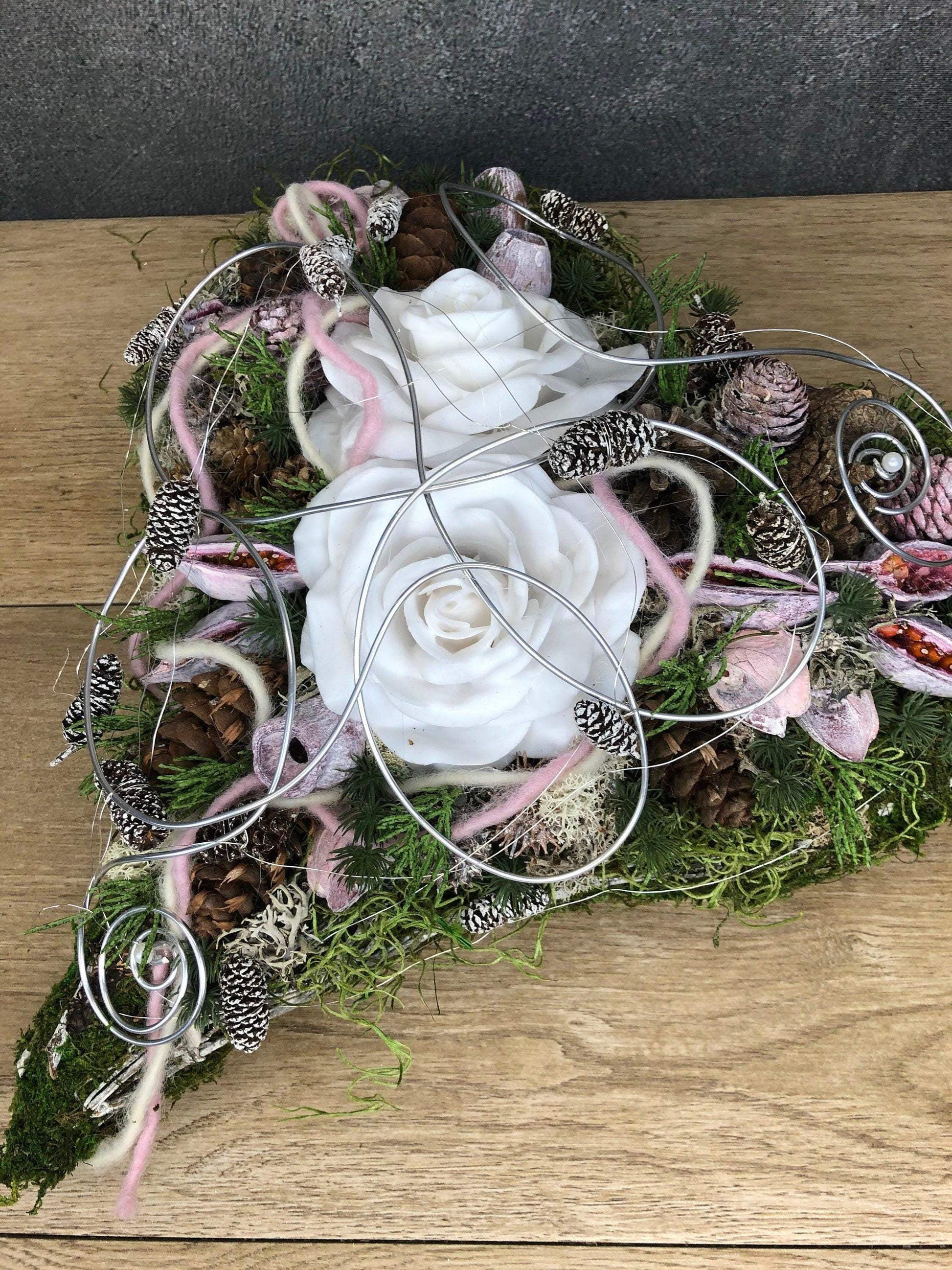 Grabgesteck Grabschmuck Herz Wunschgröße Grabdekoration Grabschmuck Allerheiligen Wachs Rose – handgemacht aus Seiden- und Kunstblumen, langlebig & pflegeleicht von SarahsFlowerStudio
