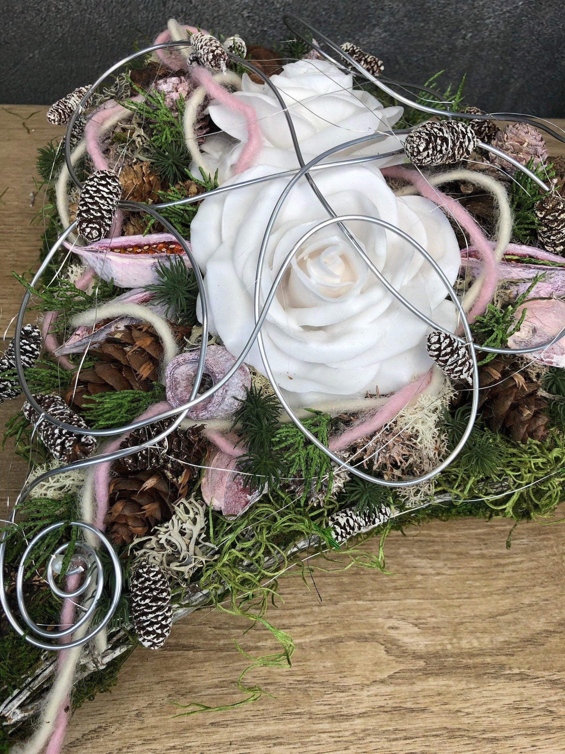 Grabgesteck Grabschmuck Herz Wunschgröße Grabdekoration Grabschmuck Allerheiligen Wachs Rose – handgemacht aus Seiden- und Kunstblumen, langlebig & pflegeleicht von SarahsFlowerStudio