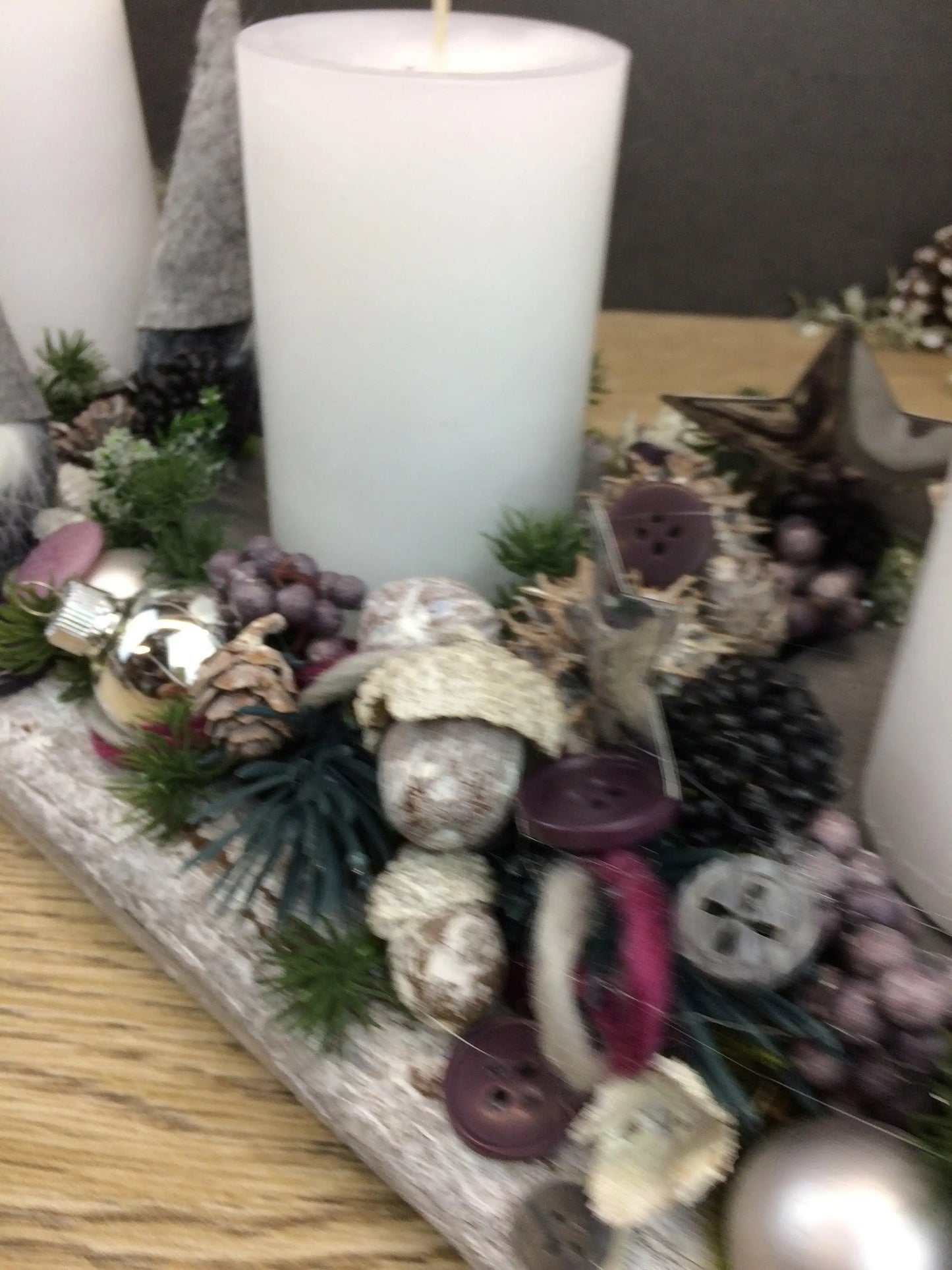 Adventskranz Adventskalender Wichtel Modern Länglich in zwei verschiedenen Größen L und XL – handgemacht aus Seiden- und Kunstblumen, langlebig & pflegeleicht von SarahsFlowerStudio