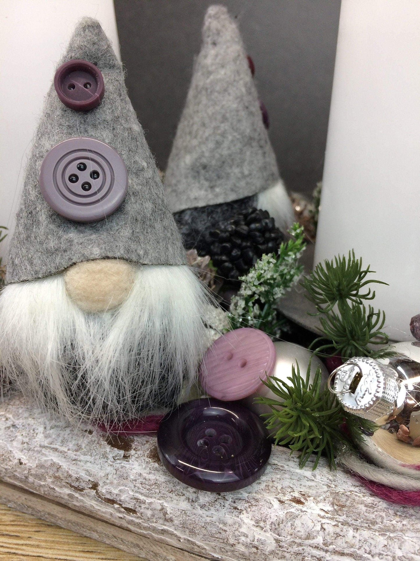 Adventskranz Adventskalender Wichtel Modern Länglich in zwei verschiedenen Größen L und XL – handgemacht aus Seiden- und Kunstblumen, langlebig & pflegeleicht von SarahsFlowerStudio