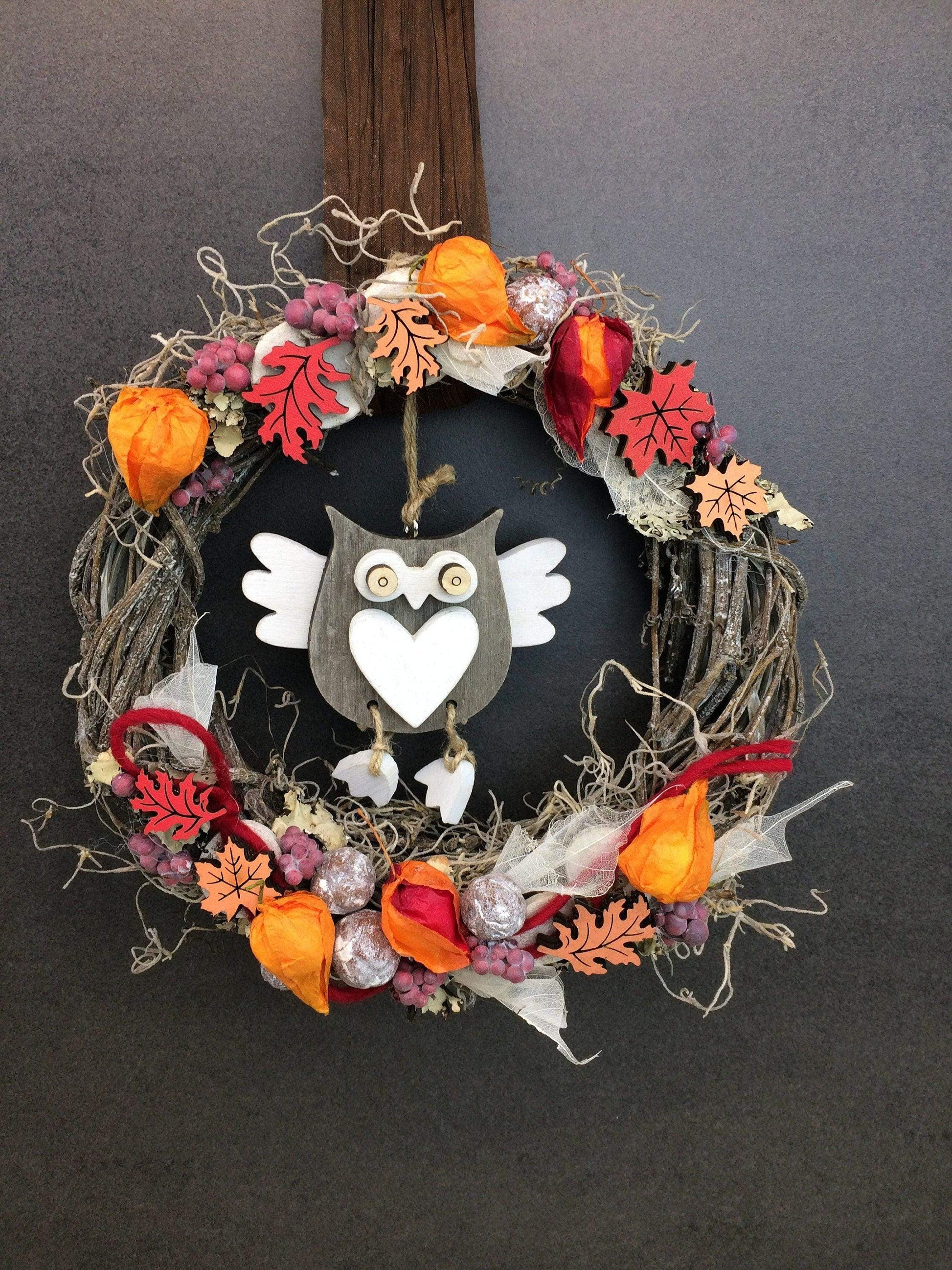Türkranz 26cm Türdeko Türschmuck Eule Modern Tür Schmuck Herbst herbstlich ganzjährig Herbst – handgemacht aus Seiden- und Kunstblumen, langlebig & pflegeleicht von SarahsFlowerStudio