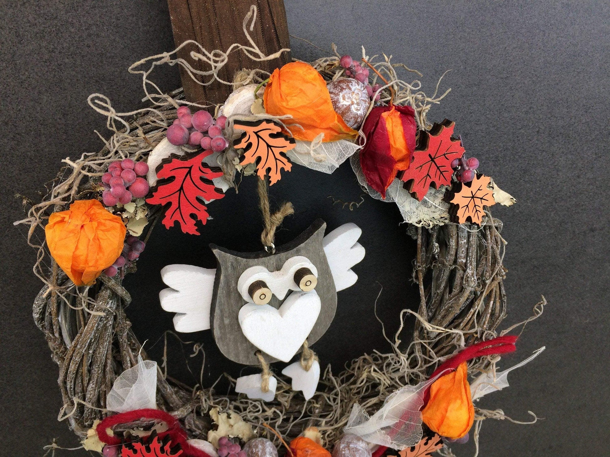 Türkranz 26cm Türdeko Türschmuck Eule Modern Tür Schmuck Herbst herbstlich ganzjährig Herbst – handgemacht aus Seiden- und Kunstblumen, langlebig & pflegeleicht von SarahsFlowerStudio