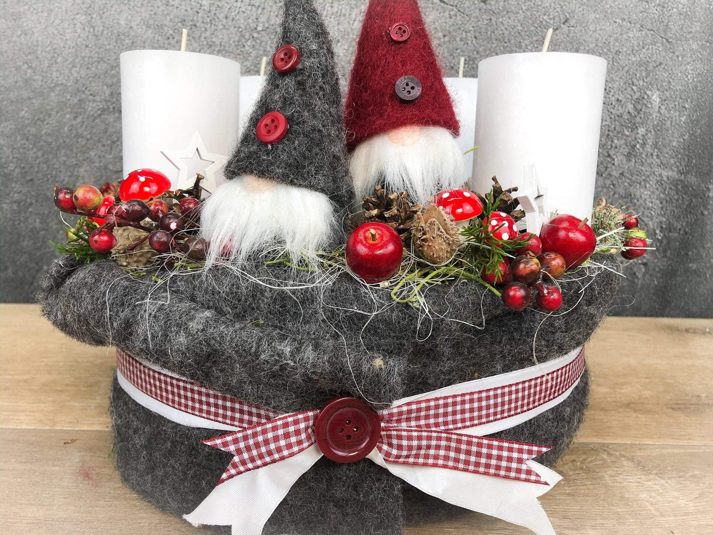 Adventskranz Adventskalender – handgemacht aus Seiden- und Kunstblumen, langlebig & pflegeleicht von SarahsFlowerStudio