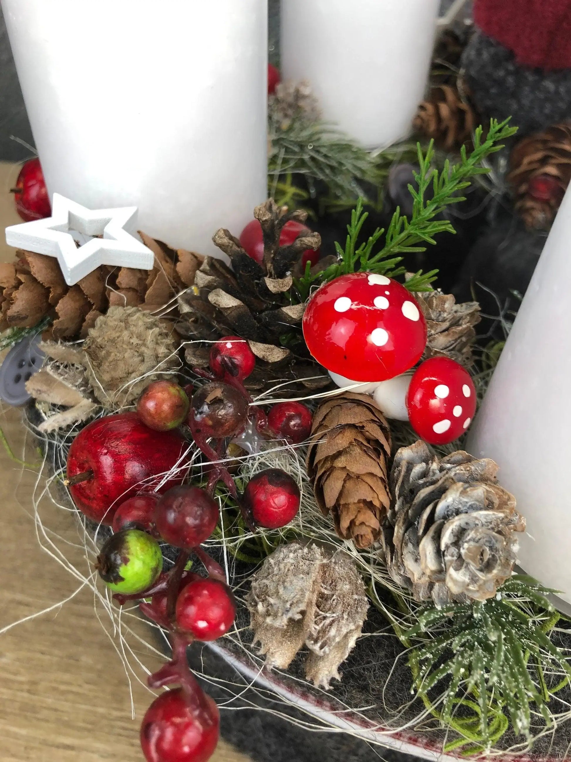 Adventskranz Adventskalender – handgemacht aus Seiden- und Kunstblumen, langlebig & pflegeleicht von SarahsFlowerStudio