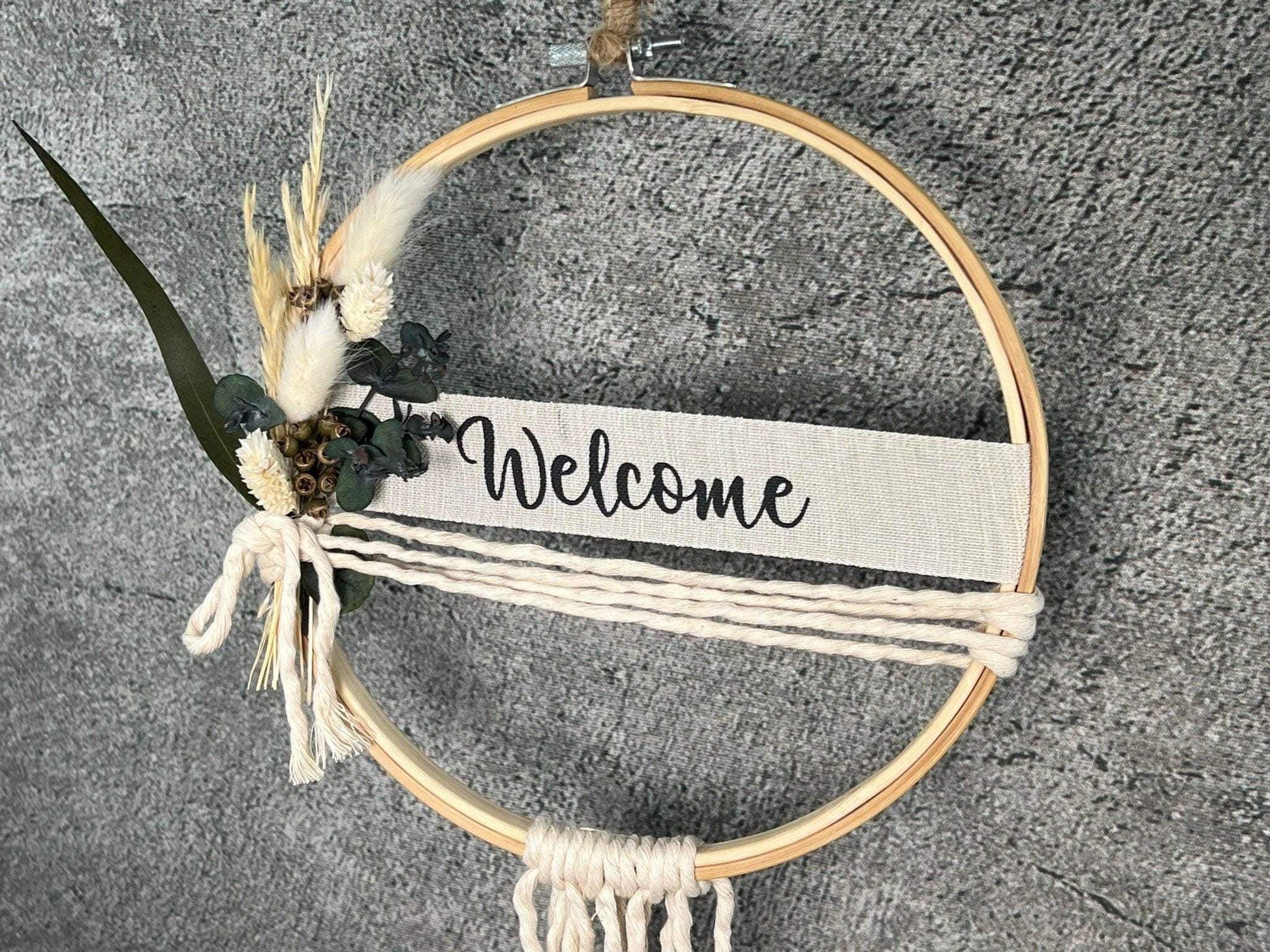 Türkranz Kranz Ring Stickring Eukalyptus Gräser Wandkranz Trockenblumen Hoop – handgemacht aus Seiden- und Kunstblumen, langlebig & pflegeleicht von SarahsFlowerStudio