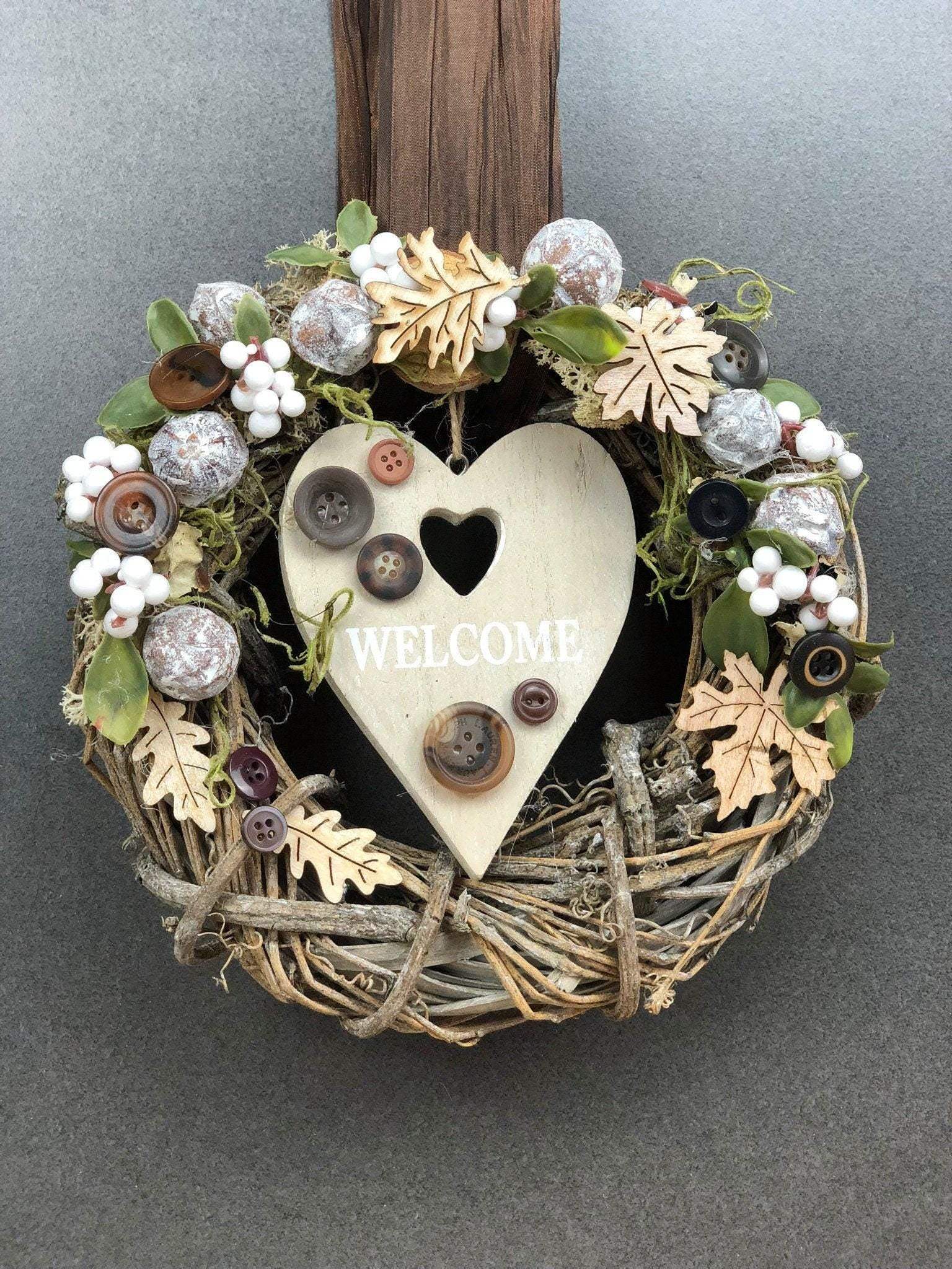 Türkranz 22cm Türdeko Türschmuck Herz Welcome Modern Tür Schmuck Herbst herbstlich ganzjährig Herbst – handgemacht aus Seiden- und Kunstblumen, langlebig & pflegeleicht von SarahsFlowerStudio