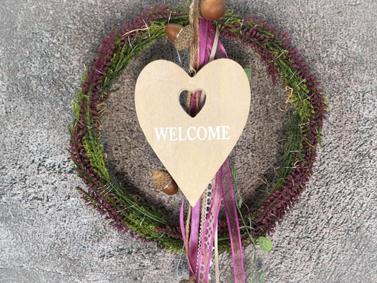Türkranz Heide Erika Holz Herz Welcome Herbst Herbstlich Türschmuck Modern Wunschfarbe Wunschgröße Tür Schmuck ganzjährig – handgemacht aus Seiden- und Kunstblumen, langlebig & pflegeleicht von SarahsFlowerStudio