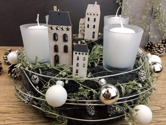 Adventskranz Adventskalender Gläser Häuser Sterne Kugeln Kerzen Tanne Filz Modern Natürlich Getrocknet Künstlich Haltbar – handgemacht aus Seiden- und Kunstblumen, langlebig & pflegeleicht von SarahsFlowerStudio