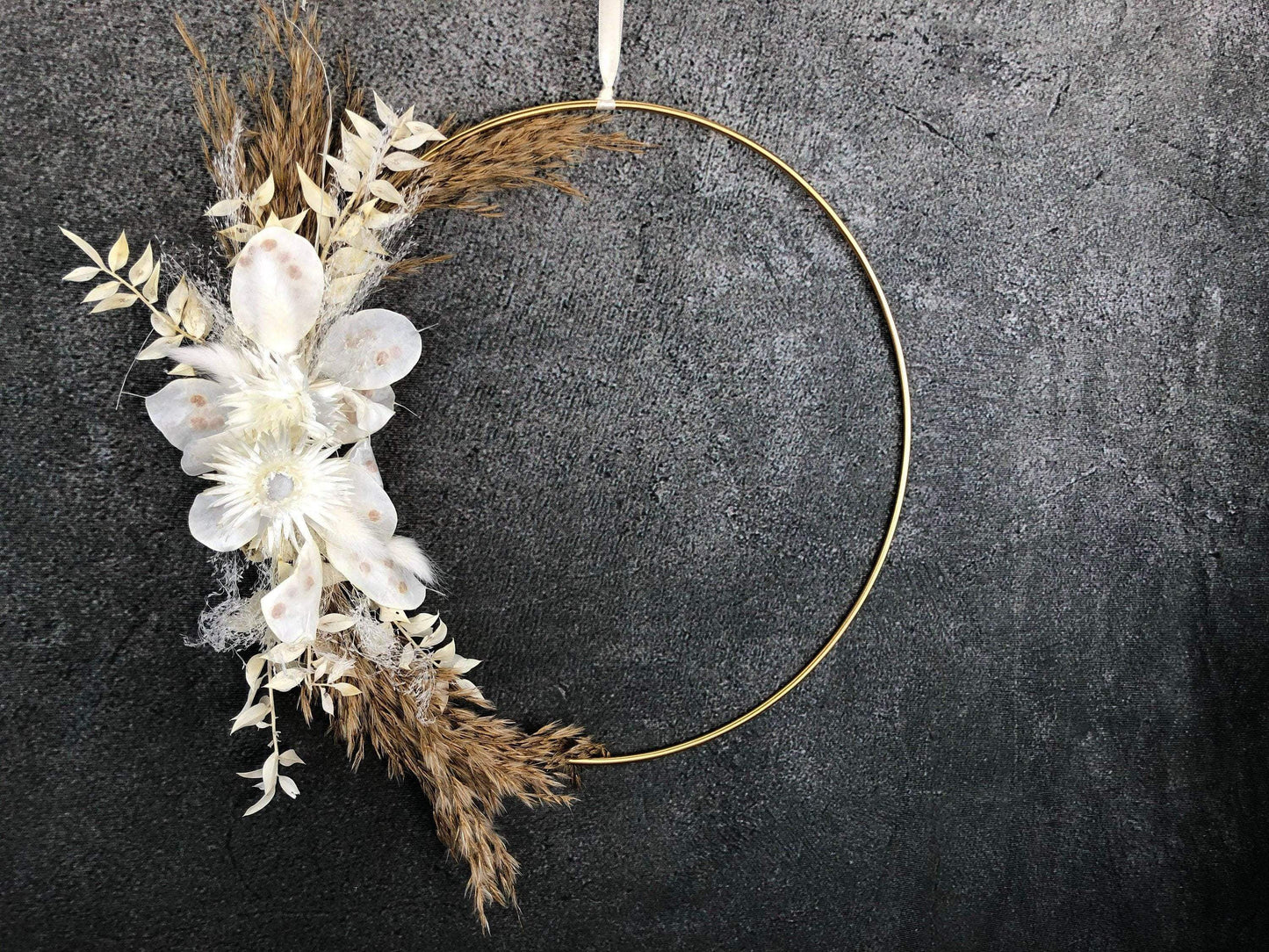 Türkranz Kranz Ring Pampasgräser Pampasgras Gräser Wandkranz Trockenblumen Natur natürlich Hoop Herbst Herbstlich – handgemacht aus Seiden- und Kunstblumen, langlebig & pflegeleicht von SarahsFlowerStudio