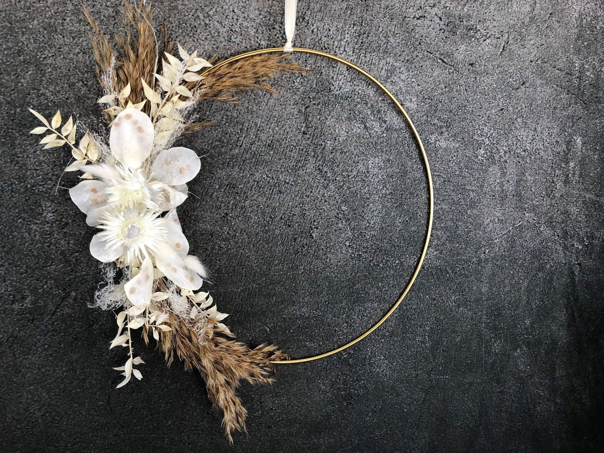 Türkranz Kranz Ring Pampasgräser Pampasgras Gräser Wandkranz Trockenblumen Natur natürlich Hoop Herbst Herbstlich – handgemacht aus Seiden- und Kunstblumen, langlebig & pflegeleicht von SarahsFlowerStudio