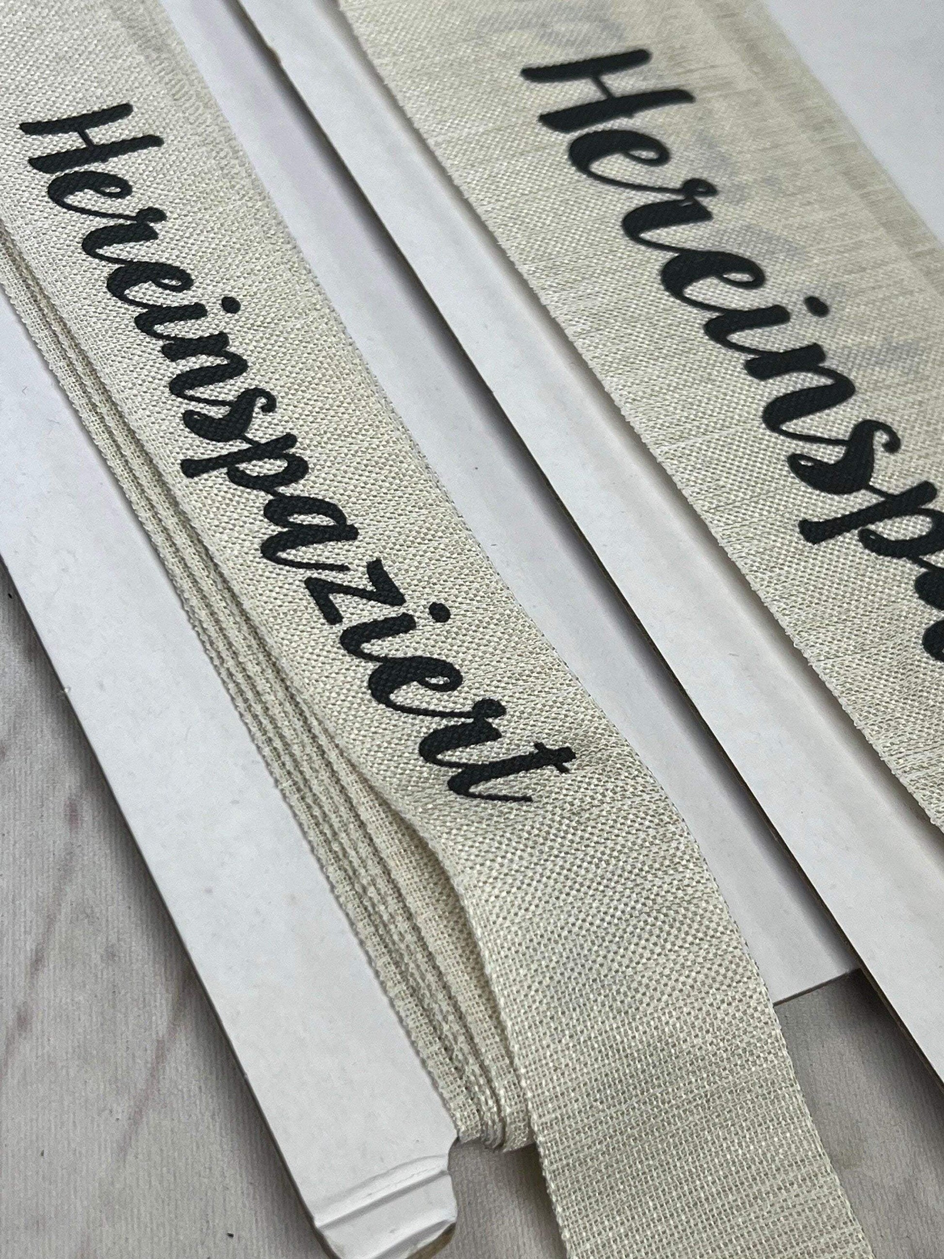 Band Leinenband Hereinspaziert 30cm Leine Spruchband Schrift Schriftband Band Ring Bastelring Basteln Traumfänger Makramee Trockenblumen – handgemacht aus Seiden- und Kunstblumen, langlebig & pflegeleicht von SarahsFlowerStudio