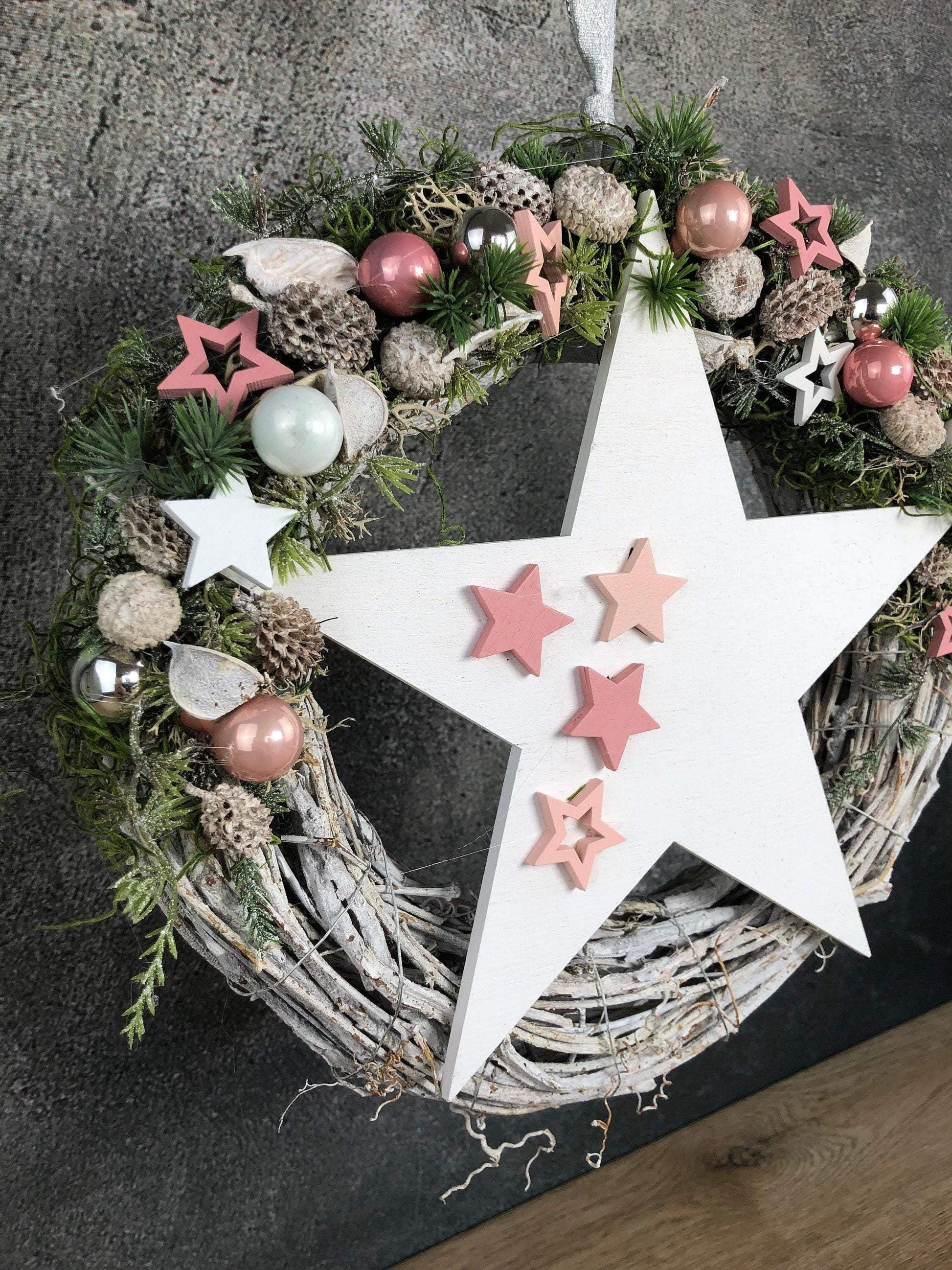 Türkranz Stern Advent Kranz Rosa Stern Türdekoration Weihnachten Weidenkranz – handgemacht aus Seiden- und Kunstblumen, langlebig & pflegeleicht von SarahsFlowerStudio