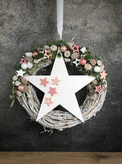 Türkranz Stern Advent Kranz Rosa Stern Türdekoration Weihnachten Weidenkranz – handgemacht aus Seiden- und Kunstblumen, langlebig & pflegeleicht von SarahsFlowerStudio