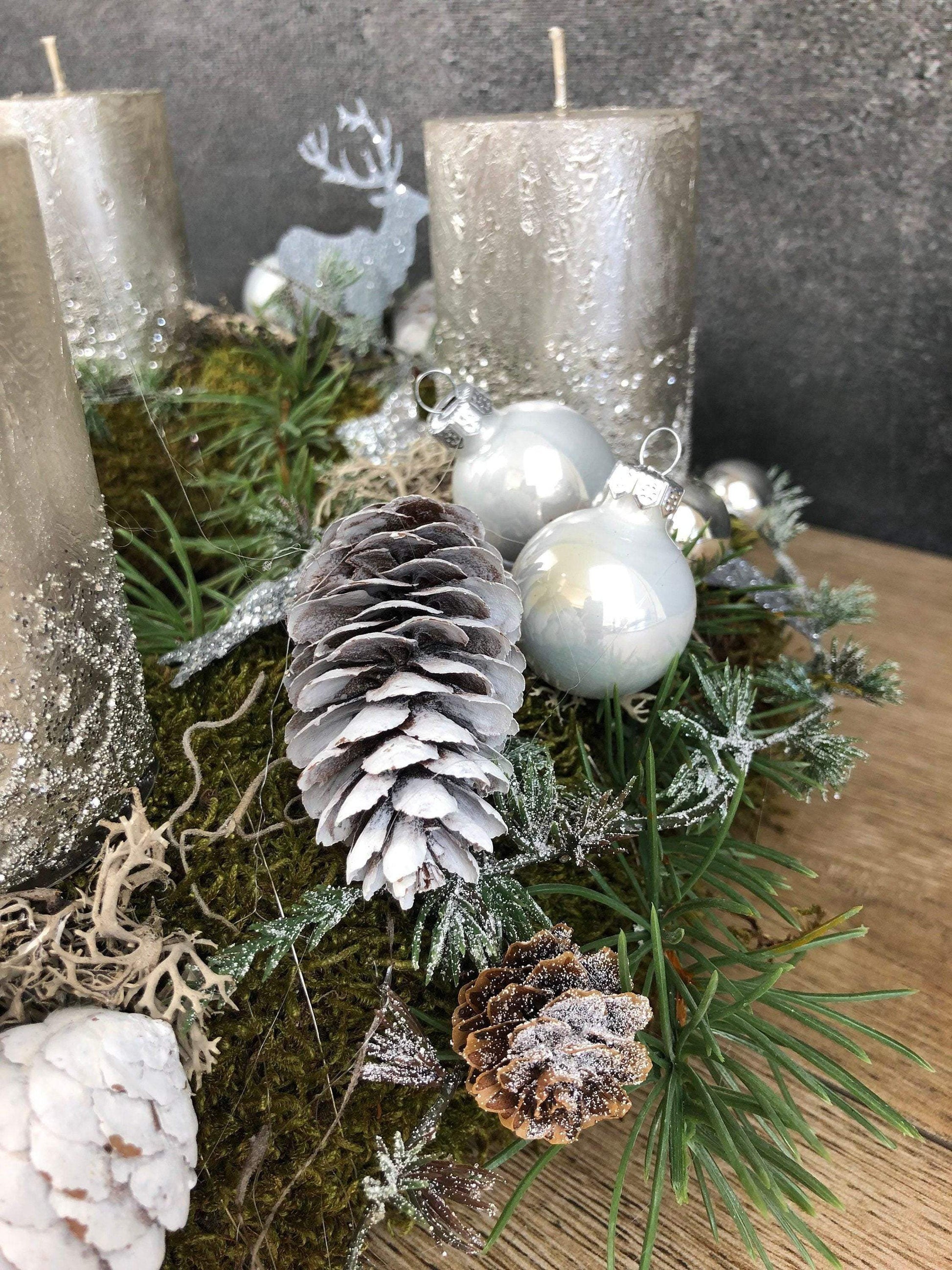 Adventskranz Adventskalender Hirsch Moos 35cm Zapfen Glitzer Frost mehrjährig groß rund – handgemacht aus Seiden- und Kunstblumen, langlebig & pflegeleicht von SarahsFlowerStudio