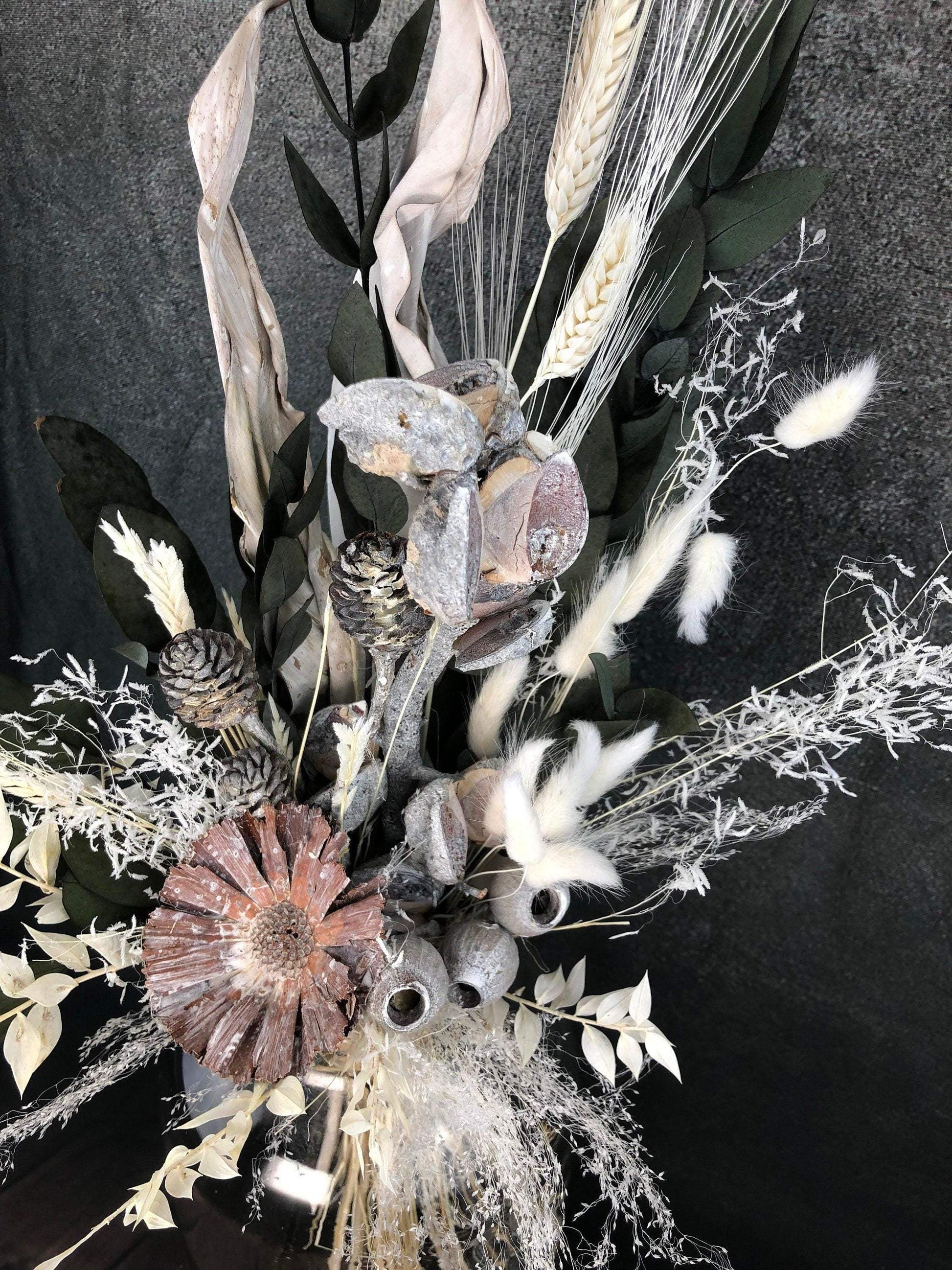 Trockenblumenstrauß Strauß Gräser mit Exoten Eukalyptus Gräser Trockenblumen Trockenmaterial Natur natürlich dried bouquet dried Flowers – handgemacht aus Seiden- und Kunstblumen, langlebig & pflegeleicht von SarahsFlowerStudio
