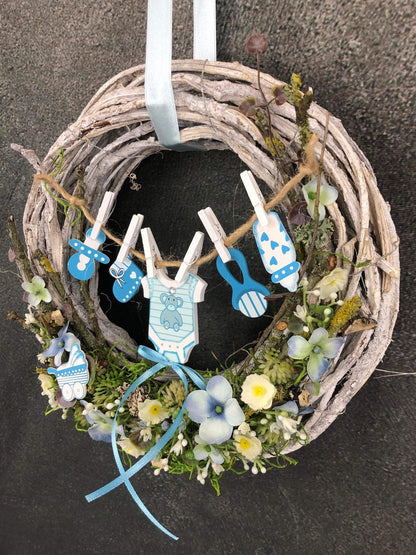 Türkranz Türdeko Türschmuck Geburt Wäscheleine Schnuller Trinkflasche Rassel Body Strampler Modern ganzjährig Geschenk zur Geburt Herbst – handgemacht aus Seiden- und Kunstblumen, langlebig & pflegeleicht von SarahsFlowerStudio