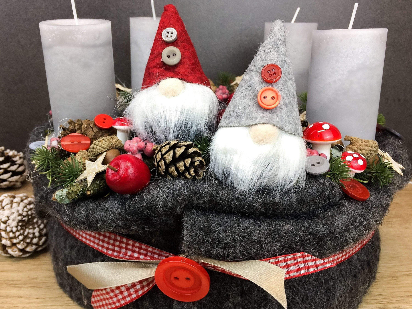 Adventskranz Adventskalender – handgemacht aus Seiden- und Kunstblumen, langlebig & pflegeleicht von SarahsFlowerStudio