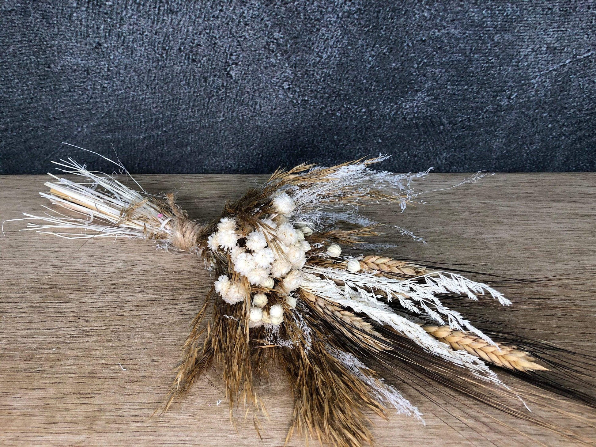 Trockenblumenstrauß Strauß Herbst Herbstlich Gras Gräser Trockenblumen Trockenmaterial Natur natürlich dried bouquet dried Flowers – handgemacht aus Seiden- und Kunstblumen, langlebig & pflegeleicht von SarahsFlowerStudio