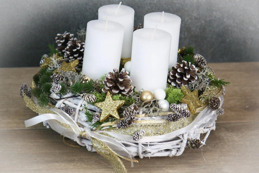 Adventskranz Adventskalender Gold oder Silber Glitzer Sterne Zapfen Kugeln Modern mehrjährig Rund – handgemacht aus Seiden- und Kunstblumen, langlebig & pflegeleicht von SarahsFlowerStudio