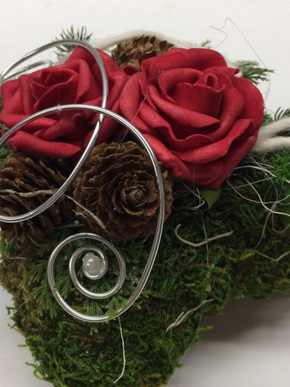 Grabgesteck Grabschmuck Allerheiligen Moosherz 20cm Grabdeko Grabdekoration – handgemacht aus Seiden- und Kunstblumen, langlebig & pflegeleicht von SarahsFlowerStudio